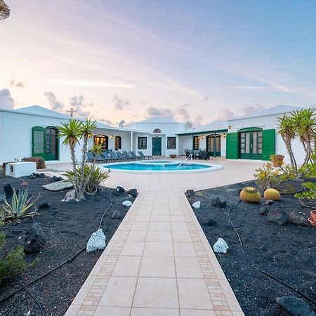 Villa Milan Puerto del Carmen  Extérieur photo