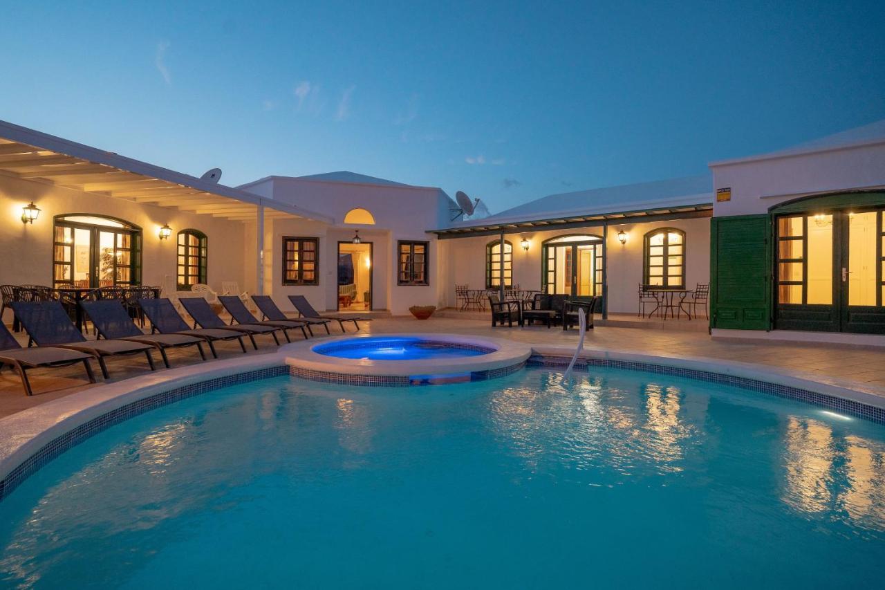 Villa Milan Puerto del Carmen  Extérieur photo