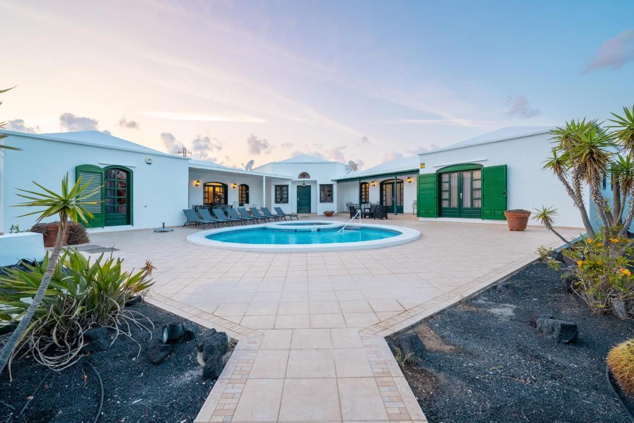 Villa Milan Puerto del Carmen  Extérieur photo