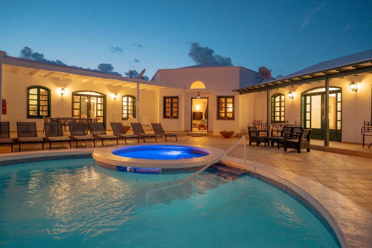 Villa Milan Puerto del Carmen  Extérieur photo
