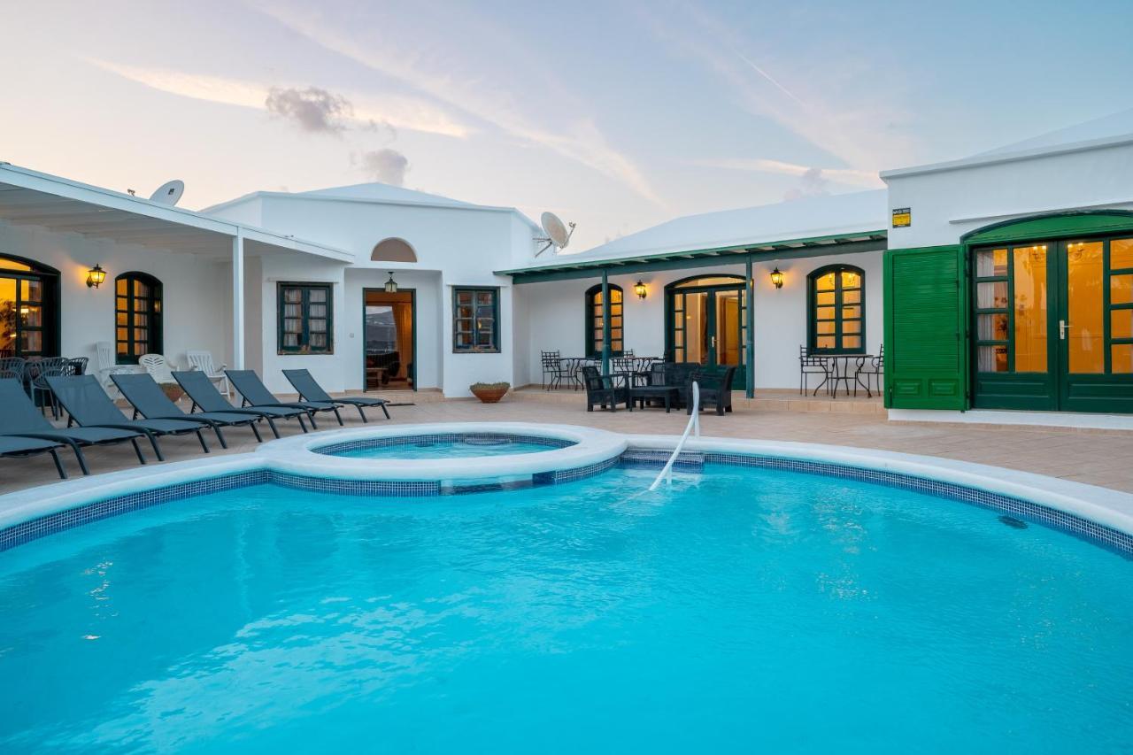 Villa Milan Puerto del Carmen  Extérieur photo
