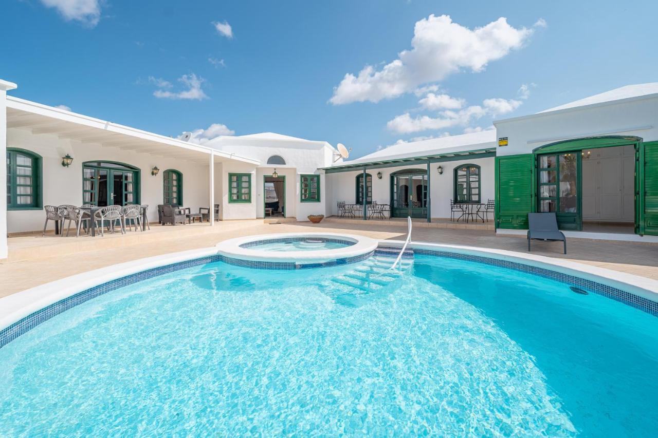 Villa Milan Puerto del Carmen  Extérieur photo