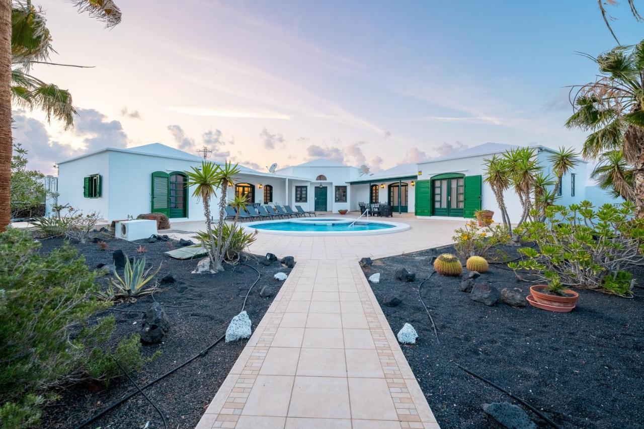 Villa Milan Puerto del Carmen  Extérieur photo